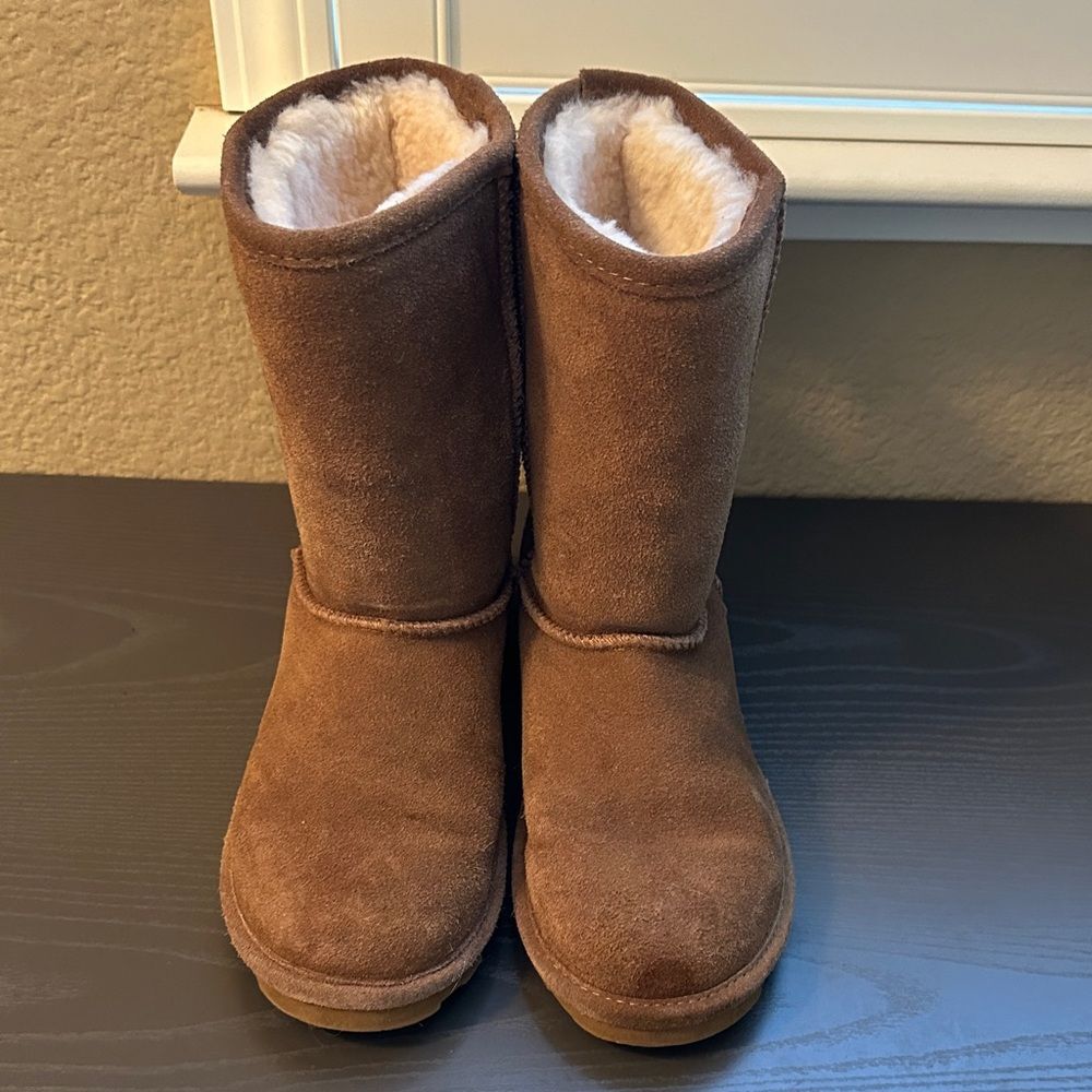 BearPaw Brown Ankle Boots with Cream Shearling Lining Comfort Cozy Chic Size 6